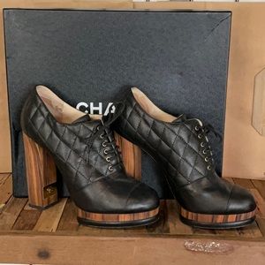 Chanel black quilted leather lace up Lacets w/  wooden block heels, size 39